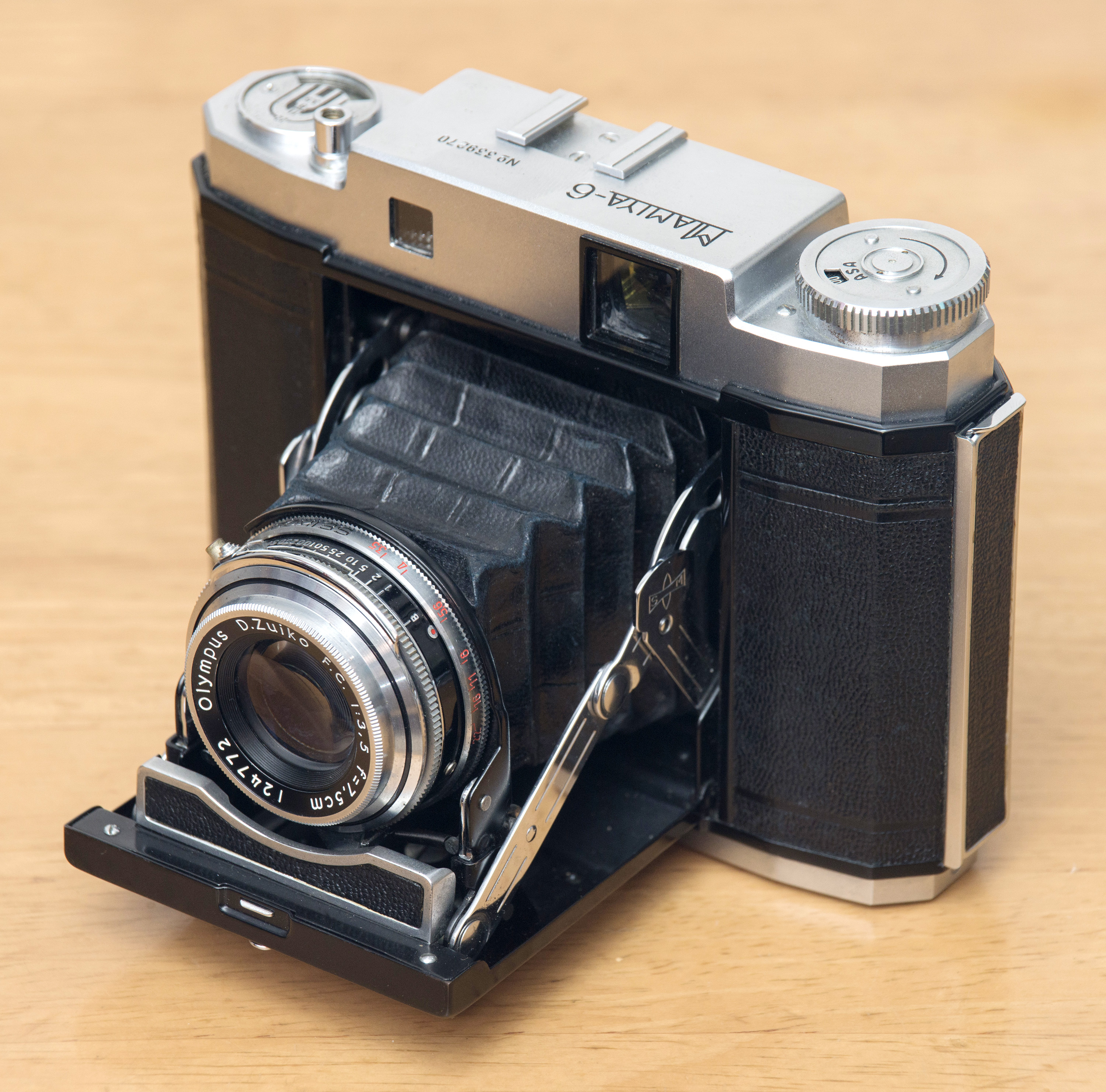 レトロカメラ、マミヤ6 - フィルムカメラ